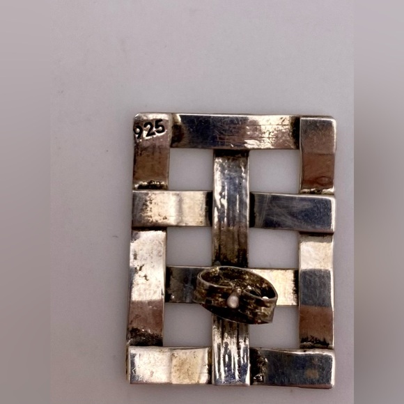 Sterling basket weave earrings - Picture 4 of 4